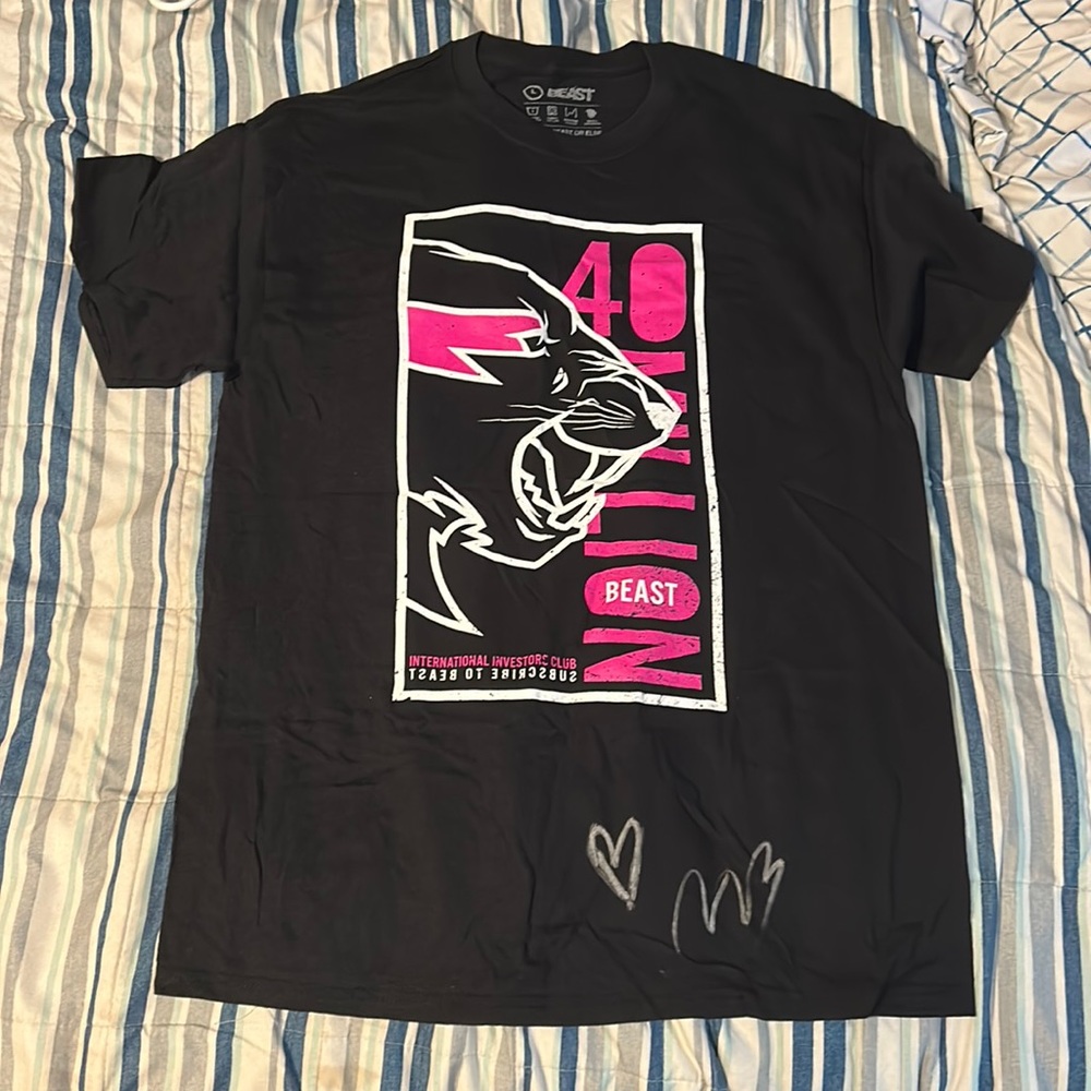 Signed Mr.Beast 40 million shirt. NEVER WORN. BRAND NEW.